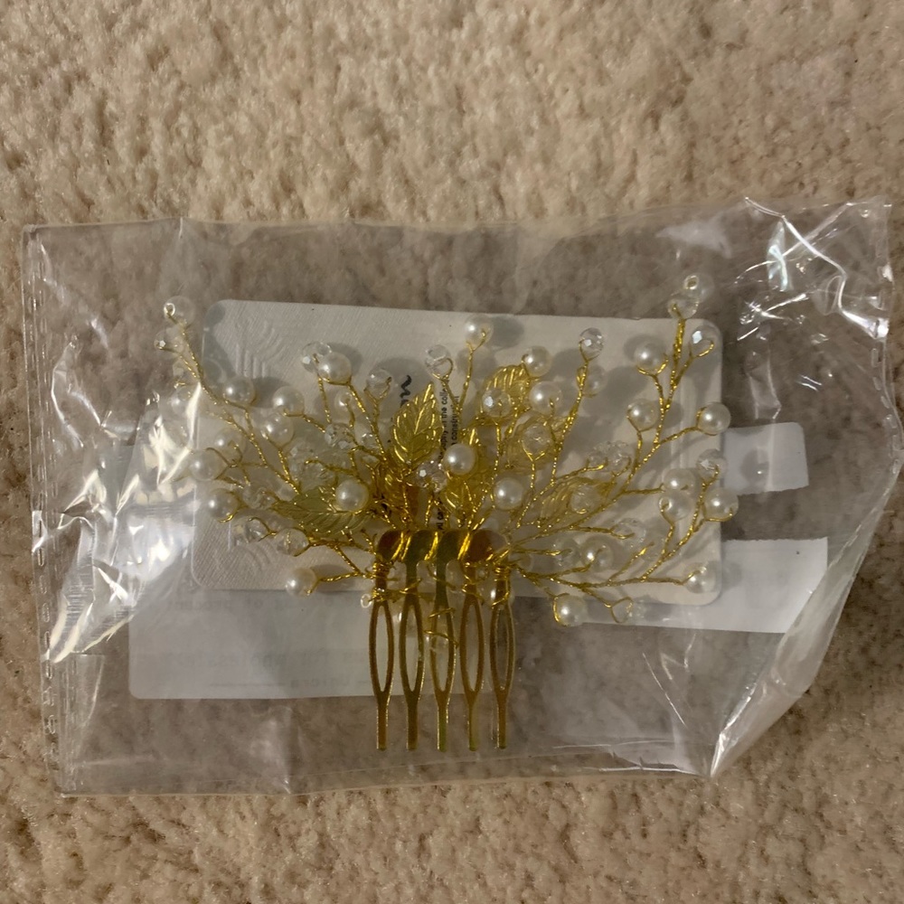 Gold/Pearl Hair Clip